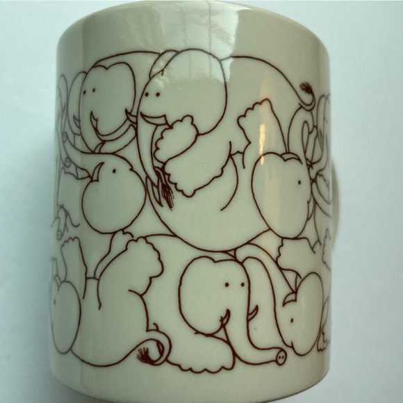 Vintage Taylor & Ng ceramic tan and brown fun elephant coffee mug. Made in Japan - Picture 5 of 7